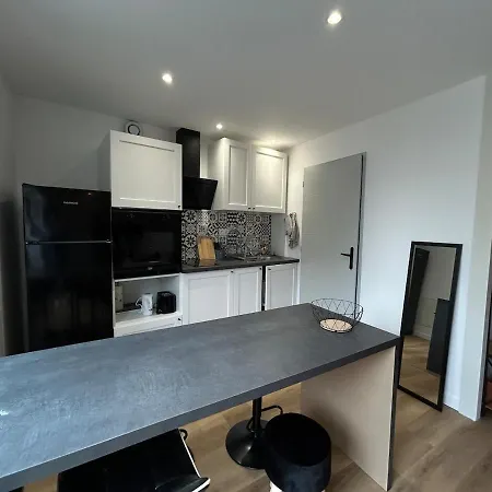 펜션 2-bedroom House In Center