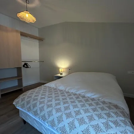 2-bedroom House In Center *